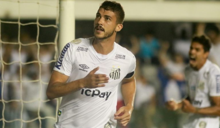 Santos vence Palmeiras e assume vice-liderança do Brasileiro