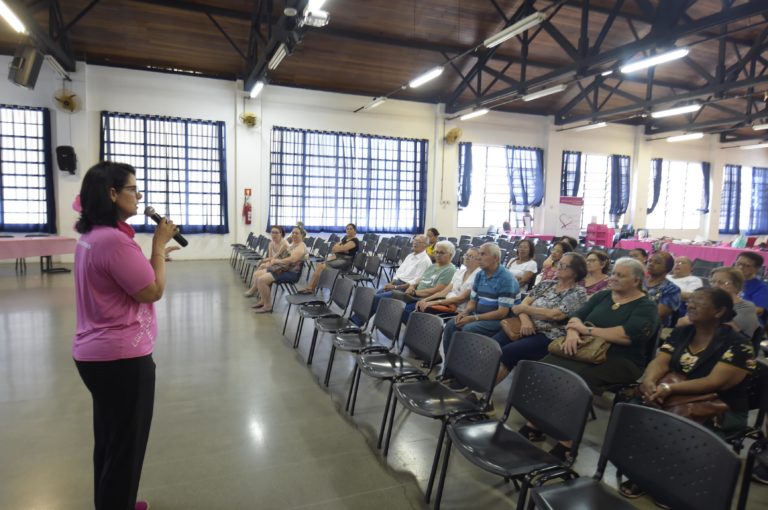 Mais de 100 pessoas doam cabelo a pacientes com câncer em Guarulhos