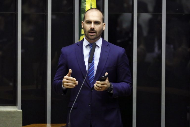 Eduardo Bolsonaro é oficializado como líder do PSL na Câmara