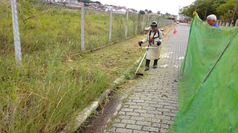 Rua do Parque Cecap recebe serviço de zeladoria da Prefeitura