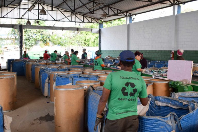 Coleta seletiva de recicláveis é interrompida em Guarulhos