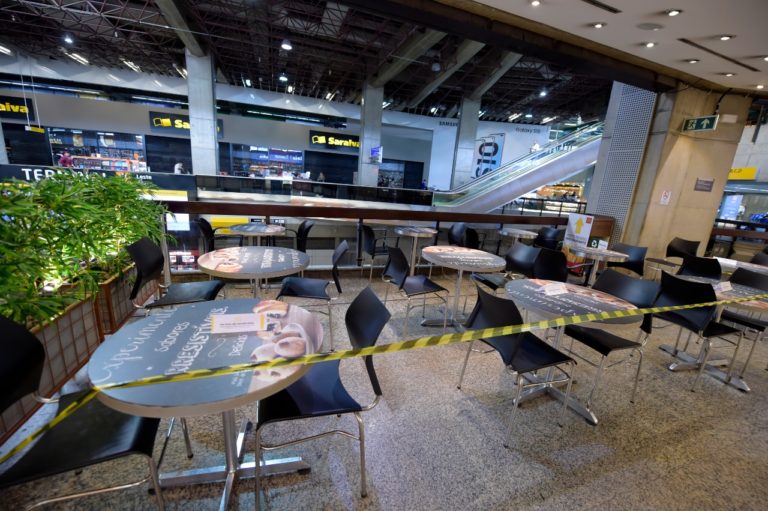 Prefeitura determina fechamento de lojas do aeroporto de Guarulhos