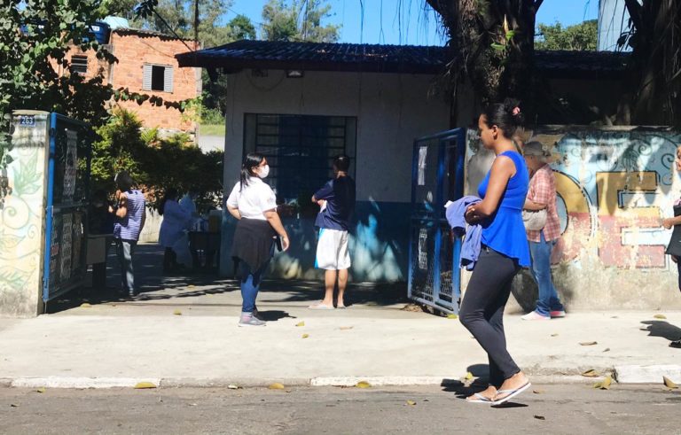 Diante da falta de vacinas, Prefeitura de Guarulhos pede que idosos aguardem em casa
