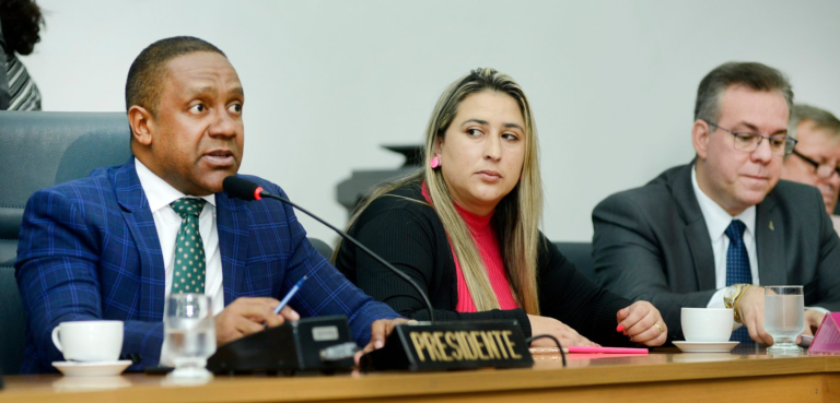 Em sessão extraordinária, vereadores podem votar alteração no RI