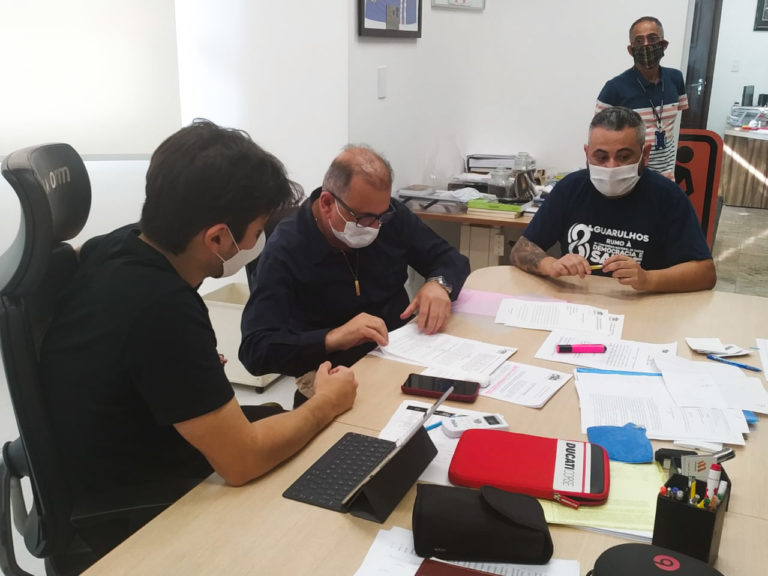 Prefeitura concederá abono de R$ 1 mil a servidores que atuam no combate ao coronavírus