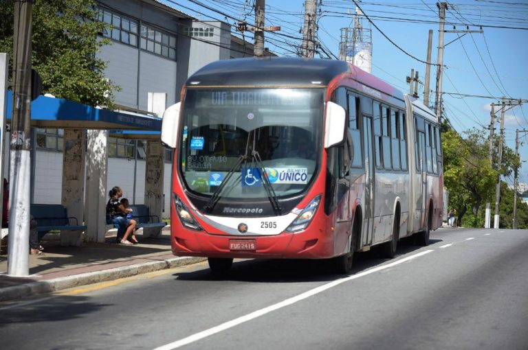 Embarque em ônibus só será permitido com o uso de máscaras a partir de segunda-feira