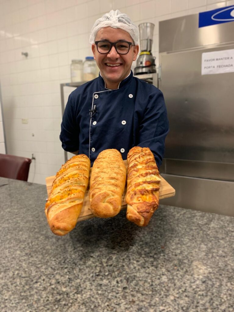 Baguete recheada é tema de aula online de culinária