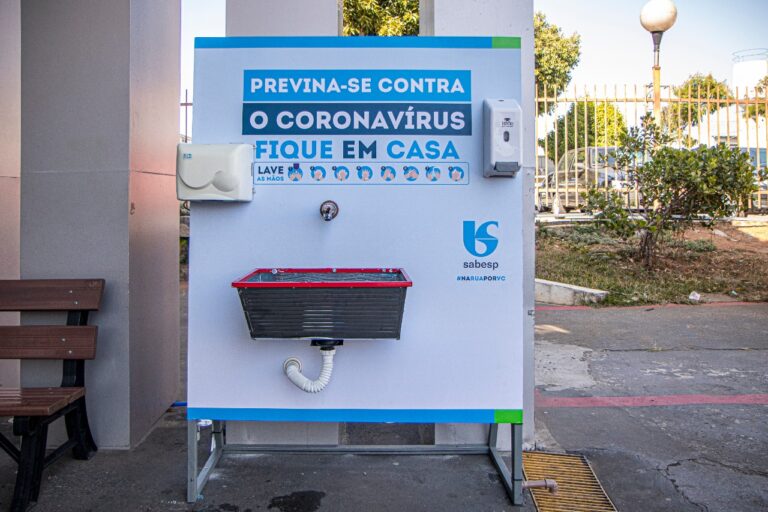 Prefeitura e Sabesp instalam lavatório em frente ao HMU