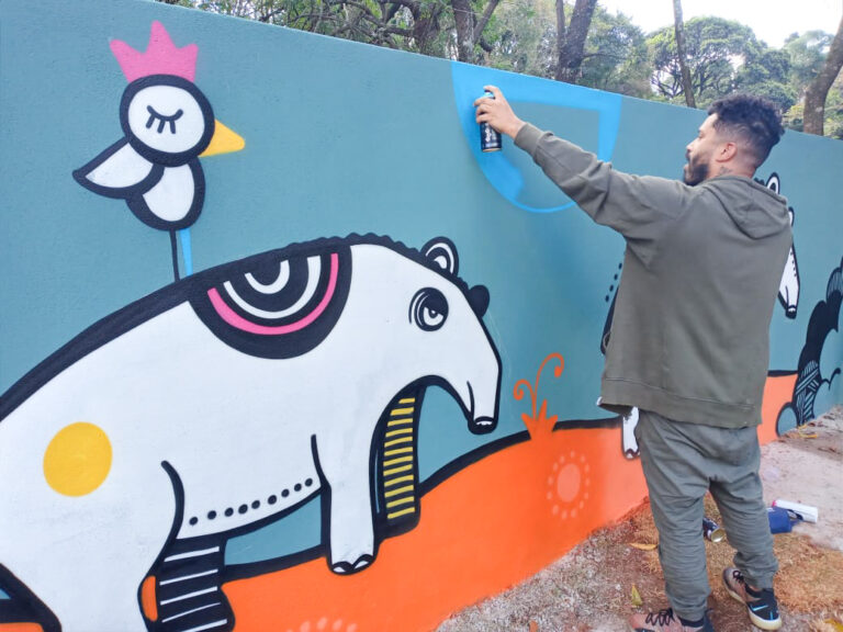 Artista guarulhense traz a arte do grafite ao Zoológico Municipal