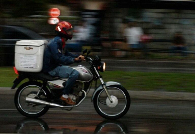 SP capacitará motofretistas e facilitará compra de motos e regularização de documentos