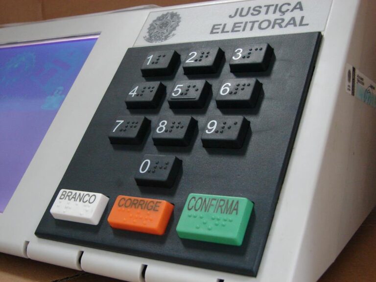 Termina hoje prazo para partidos definirem candidatos às eleições