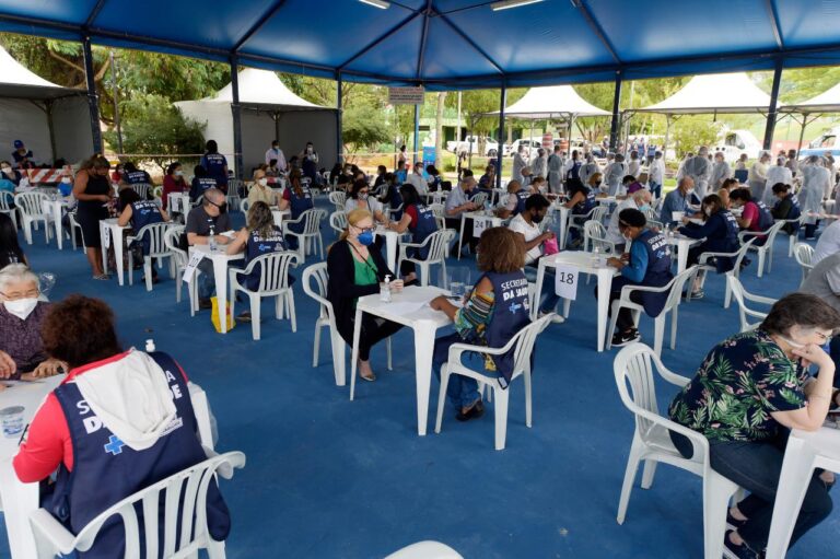 Guarulhos recebe mais um lote de CoronaVac e abre novo polo de vacinação no Pimentas