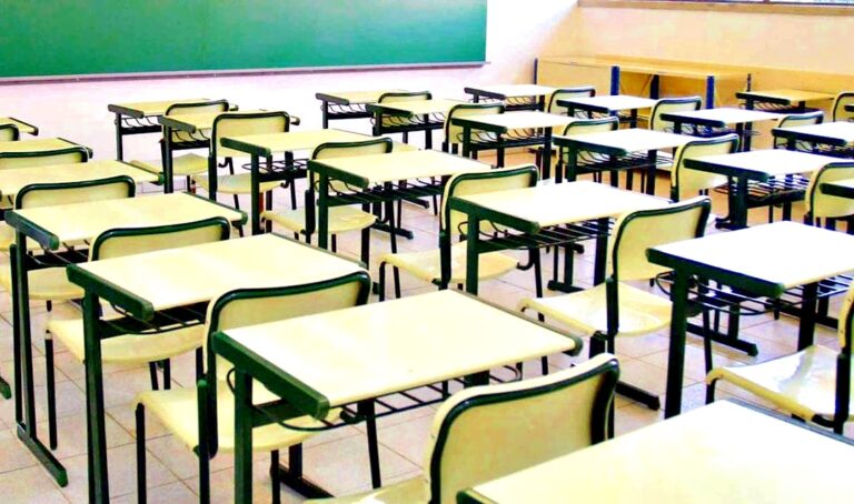 Escolas estaduais seguem abertas para estudantes mesmo na fase vermelha do Plano SP
