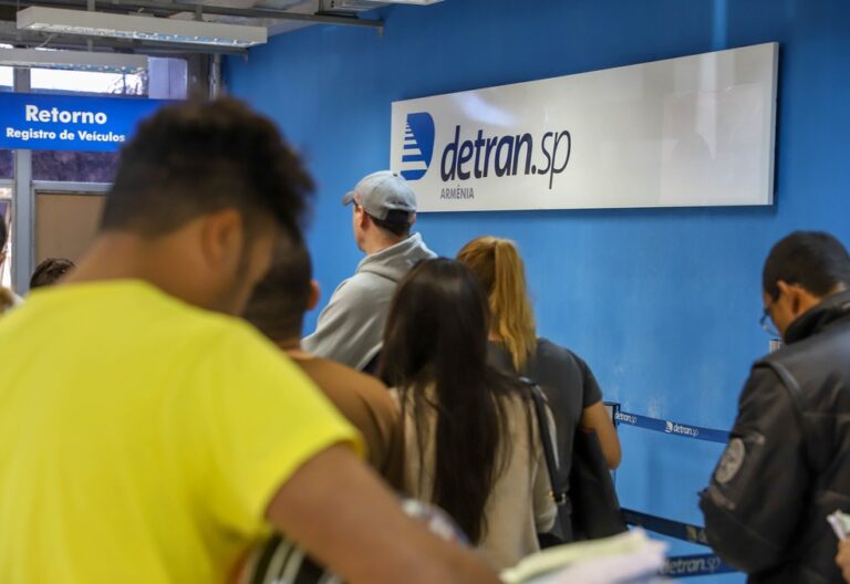 Fique atento! Detran e Poupatempo retomam atendimento presencial em SP neste sábado