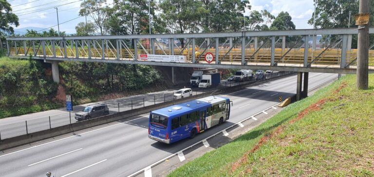 Fluidez acima da média marca primeiro dia de restrição a caminhões no Trevo de Bonsucesso