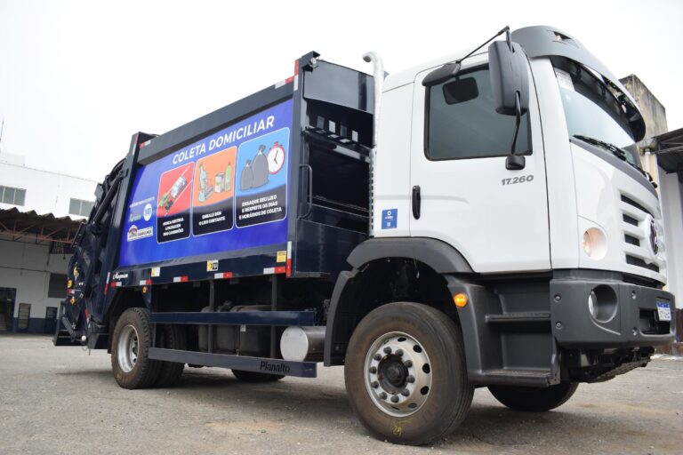 Caminhão Cata-Treco recolhe inservíveis de mais três bairros neste sábado