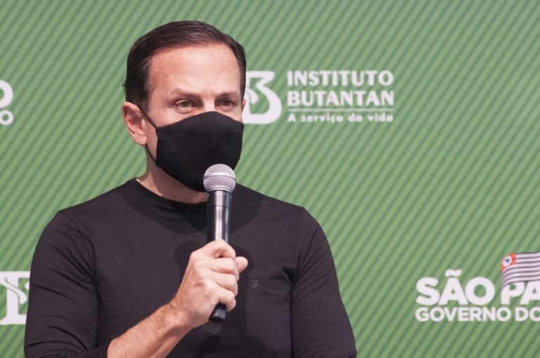 Doria volta a dizer que população de SP será vacinada até dezembro