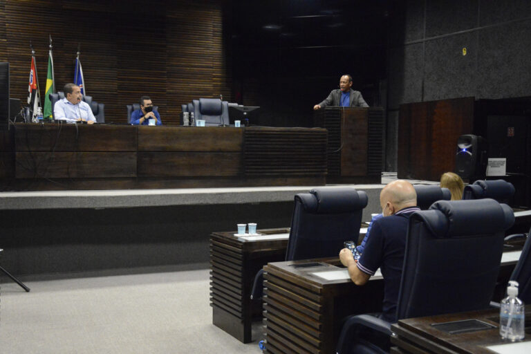 Contratação de empresa de consultoria gera debates em reunião da CEE da Proguaru