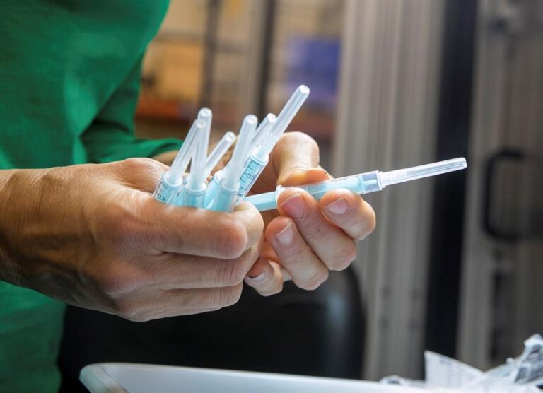 60 mil pessoas devem tomar a 2º dose contra a covid-19 até o fim do mês