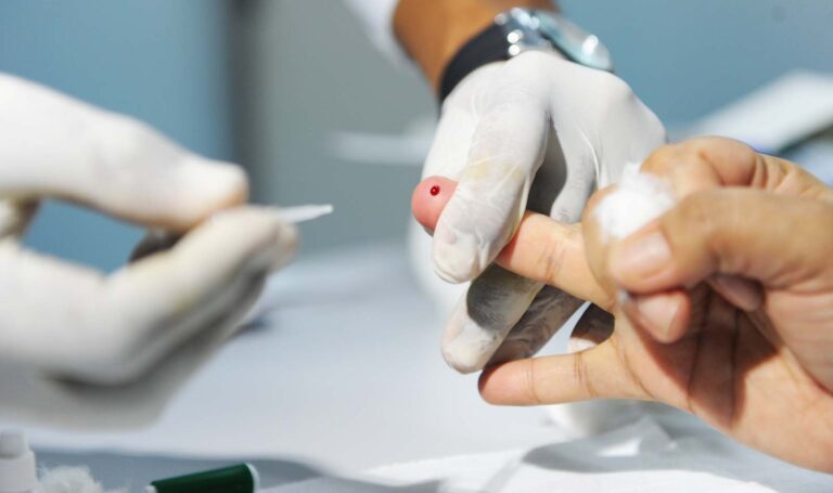 Saúde realiza testagem de hepatite C no centro de Guarulhos nesta sexta-feira