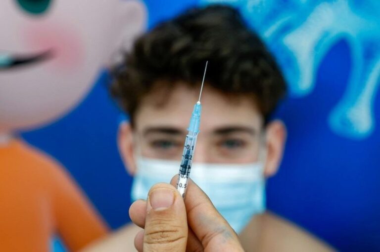 Guarulhos antecipa para segunda-feira a vacinação de pessoas com 25 anos ou mais contra a covid-19