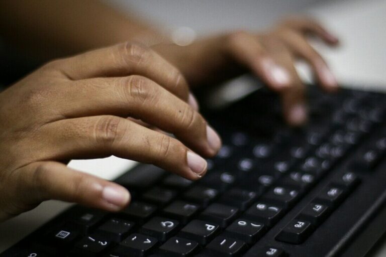 Curso de auxiliar de logística tem 20 vagas abertas