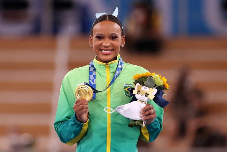 Rebeca Andrade é 1ª brasileira a ganhar duas medalhas em uma única edição das Olimpíadas