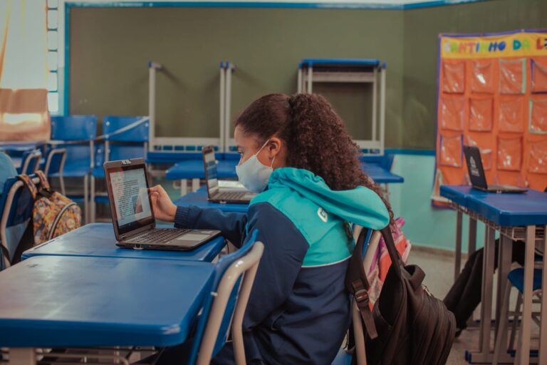 Educação lança novo sistema online para provas do Avalia Mais