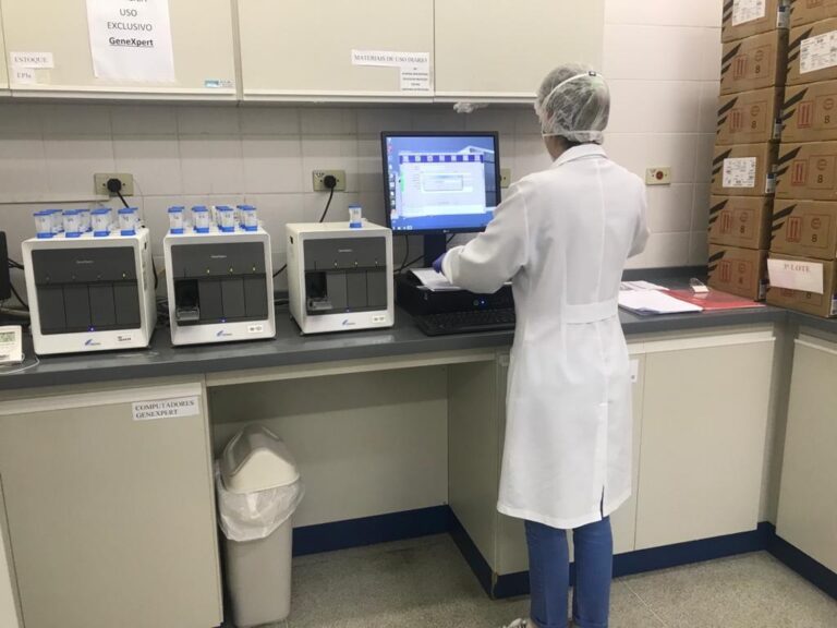 Guarulhos é premiada por alto rendimento em testes rápidos de tuberculose