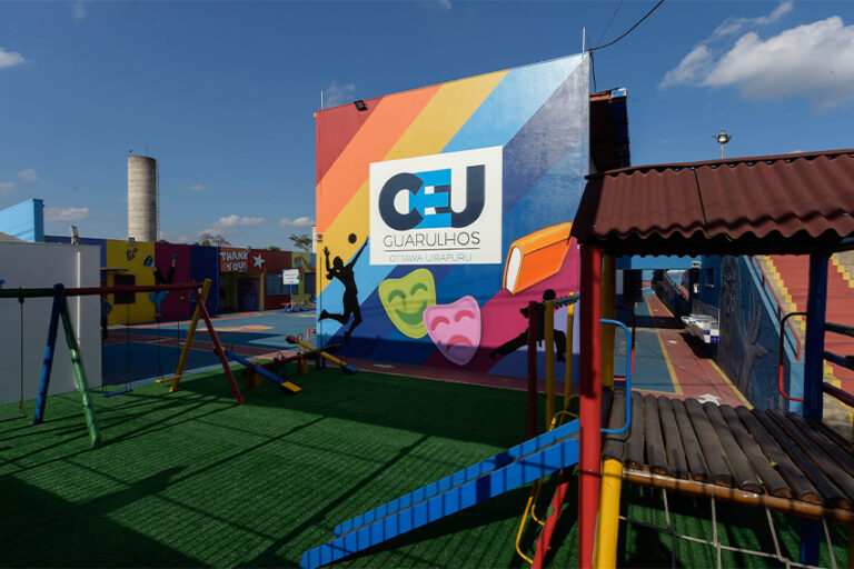 Prefeitura abre inscrições para aulas de inglês no CEU Ottawa–Uirapuru