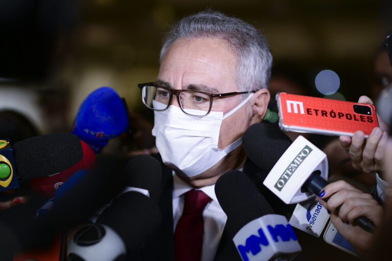 Assista: Relator da CPI da Covid, Renan Calheiros chama Bolsonaro de ‘serial killer’