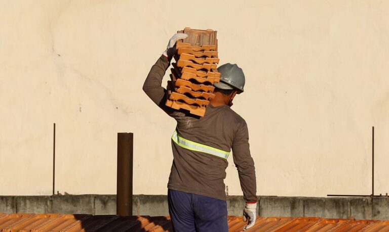 Índice da construção civil é de 0,88% em setembro, o menor em 2021