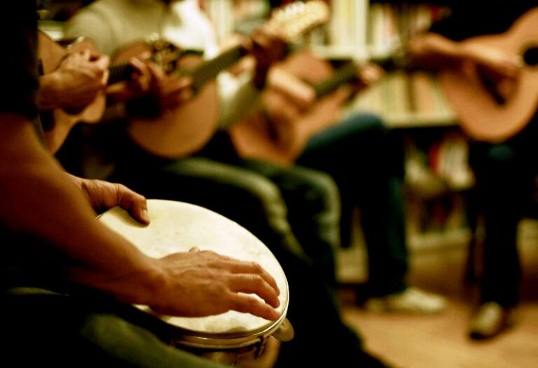 Teatro Padre Bento apresenta roda de choro neste domingo