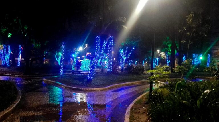Lago dos Patos recebe decoração de Natal