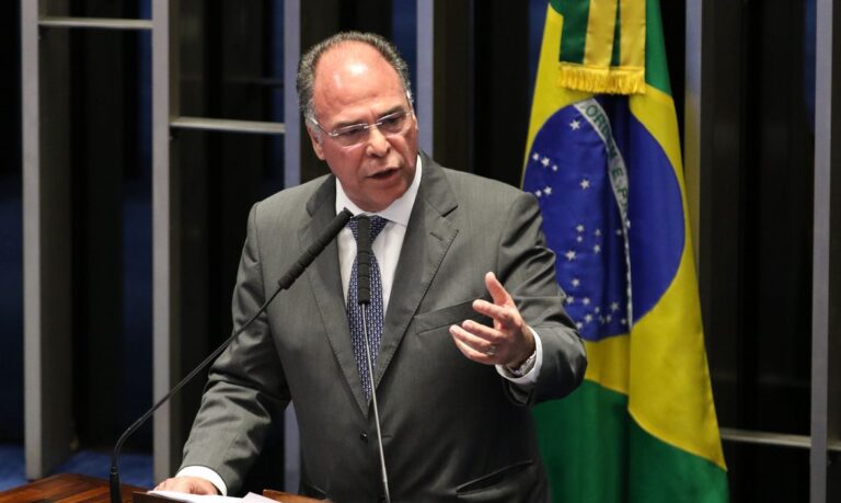 Fernando Bezerra deixa liderança do governo no Senado
