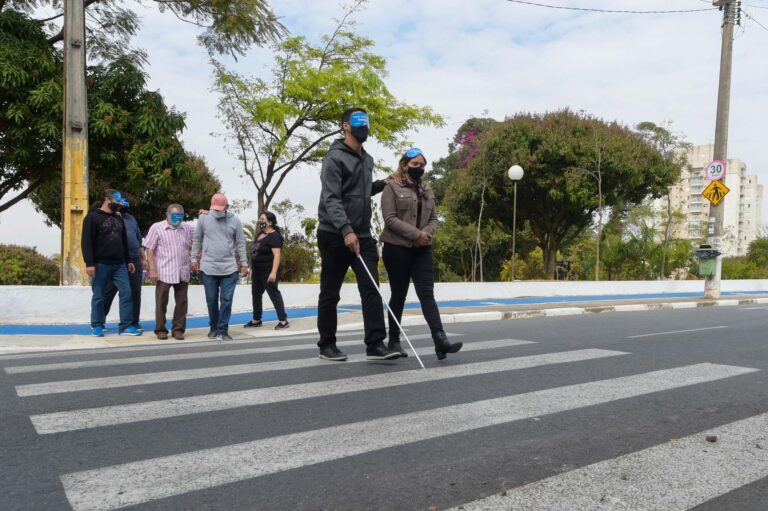 Caminhões da Cata-Treco recolhem inservíveis em quatro bairros neste sábado