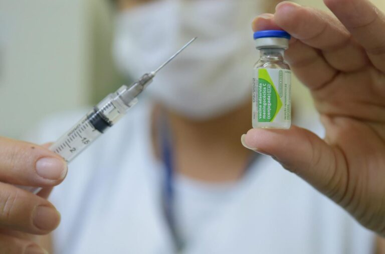Cidade inicia programa de imunização contra a meningite