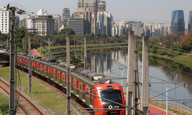 Falha provoca atrasos nas linhas 7 e 10 de trens em São Paulo
