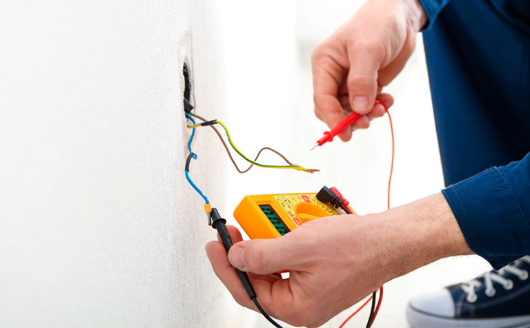 Prefeitura abre 16 vagas para curso de reparação em instalações elétricas residenciais