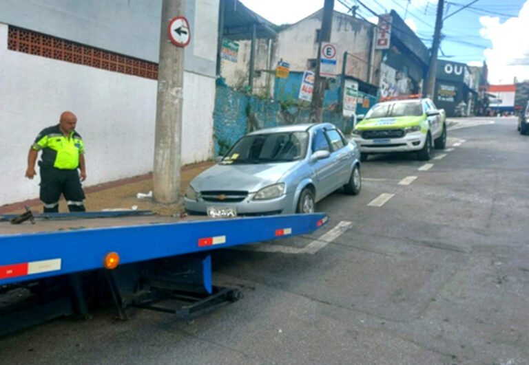 Veículo com mais de 220 autuações é apreendido em Guarulhos