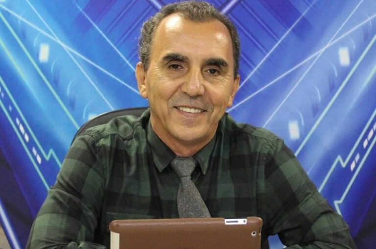 Jornalista Roberto Samuel lança seu primeiro livro “Artigos de Quint5”