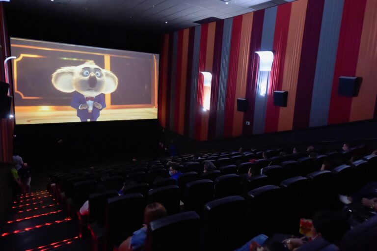 Nova lei determina cinemas de Guarulhos a exibirem sessões adaptadas para autistas a partir de 29 de julho