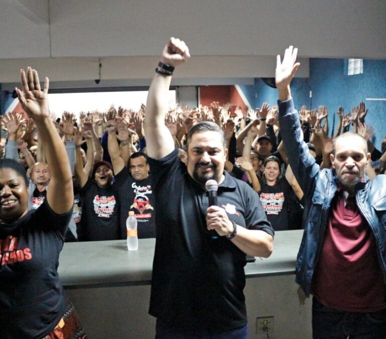 Funcionários do sistema de ônibus de Guarulhos aprovam estado de greve