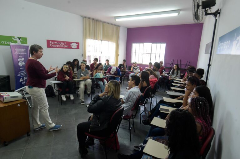 Projeto Amigo Estou Aqui mobiliza jovens de Guarulhos contra a depressão