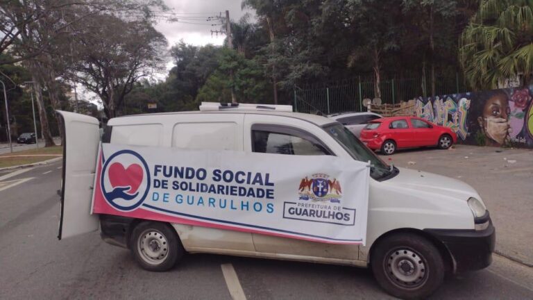 Evento de carros antigos arrecada uma tonelada de alimentos para o Fundo Social de Guarulhos