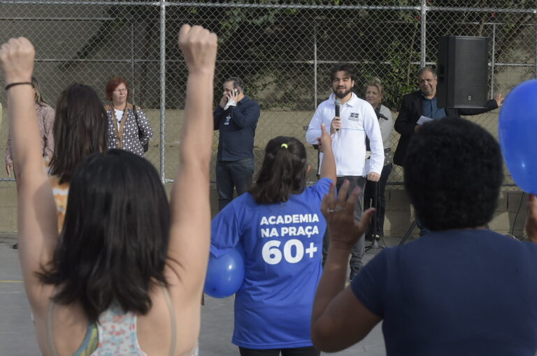 Prefeitura entrega, na praça da Cidadania, o 18º polo da Academia na Praça 60+