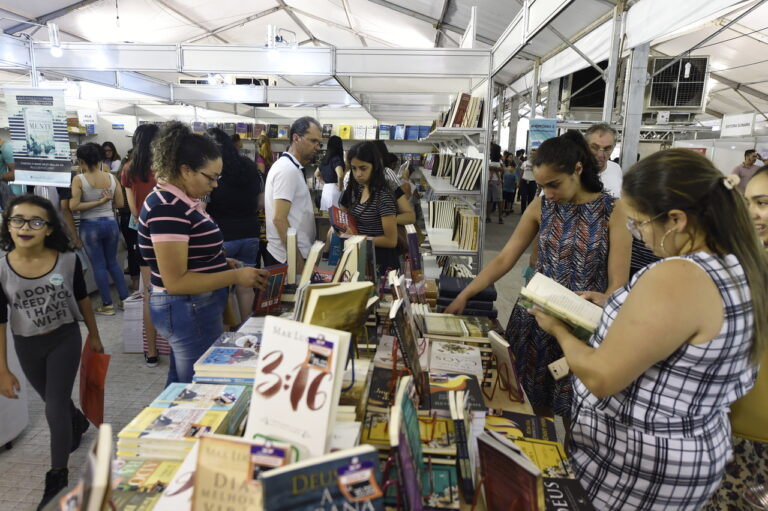 Bienal de Guarulhos abre credenciamento para autores locais