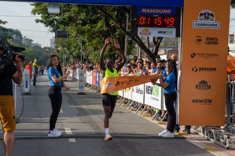 Brasileiro e queniana vencem a 1ª Meia Maratona Internacional de Guarulhos