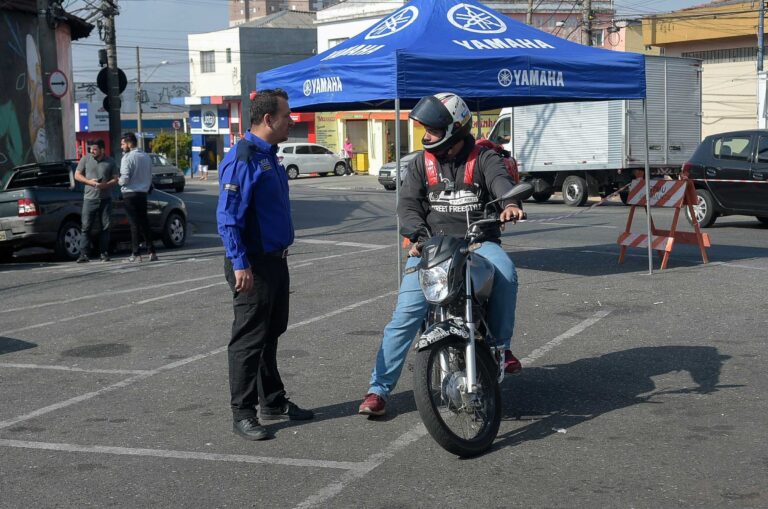 Prefeitura promove ação educativa sobre segurança viária para motociclistas