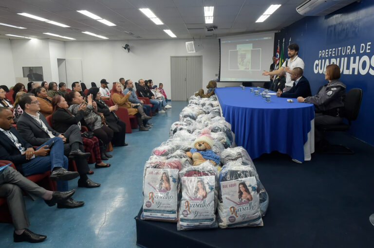 Campanha do Agasalho 2022 arrecada mais de 320 mil peças em Guarulhos